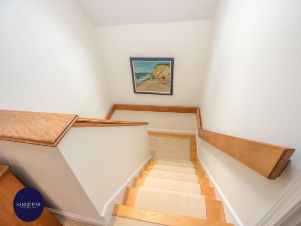 Cape Cod Home 995208