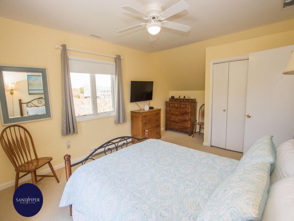 Cape Cod Home 995208