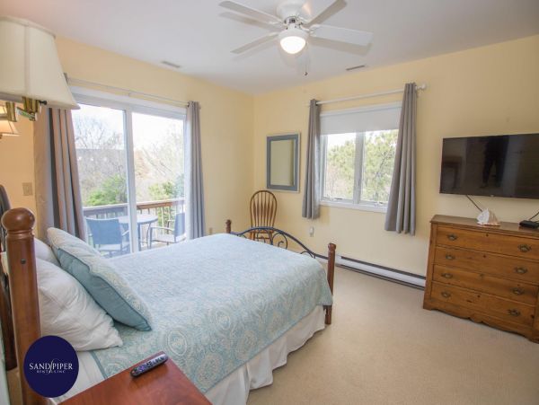 Cape Cod Home 995208