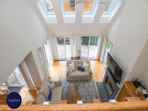 Cape Cod Home 995208