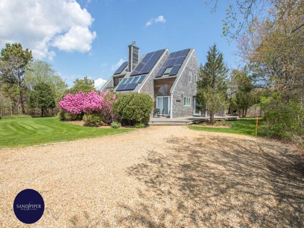Cape Cod Home 995208