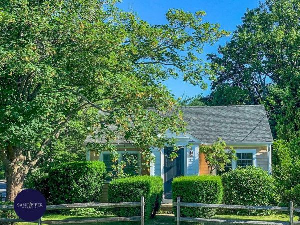 Cape Cod Home 995209