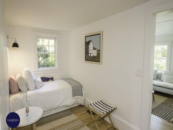 Cape Cod Home 995209