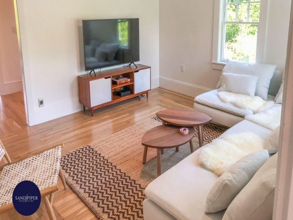 Cape Cod Home 995209