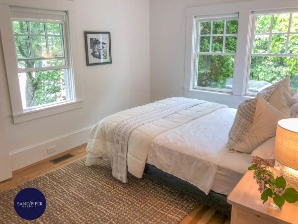 Cape Cod Home 995209