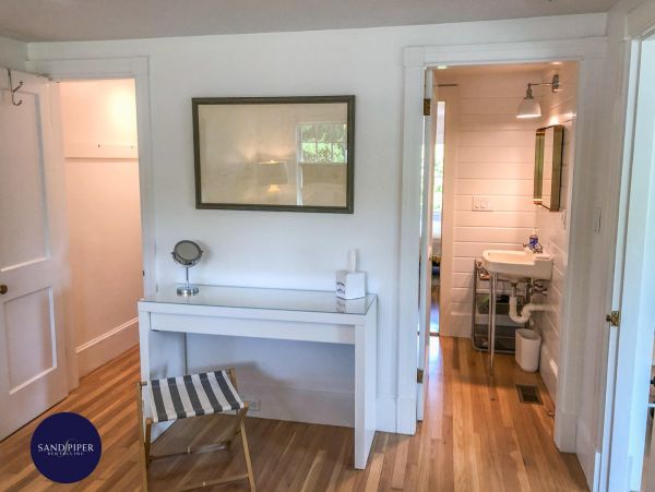 Cape Cod Home 995209