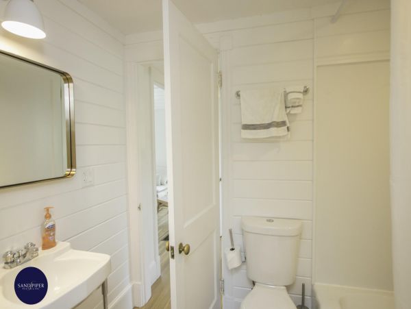 Cape Cod Home 995209