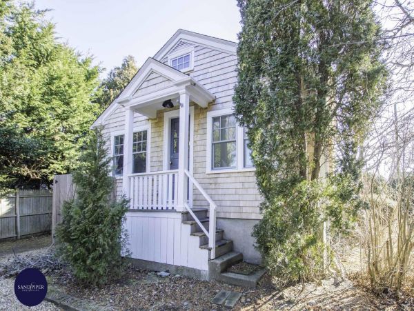 Cape Cod Home 995209