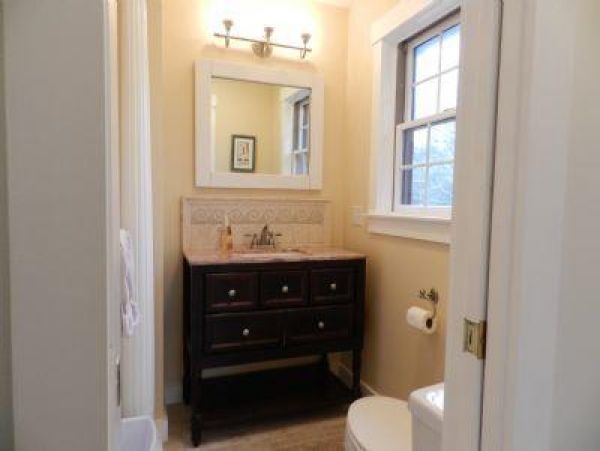 Cape Cod Home 995210