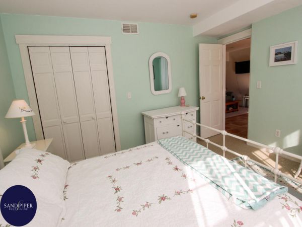Cape Cod Home 995210