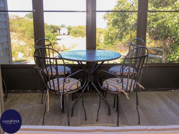 Cape Cod Home 995210