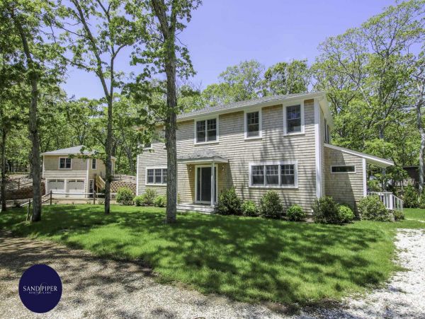 Cape Cod Home 995211