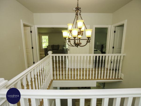 Cape Cod Home 995211