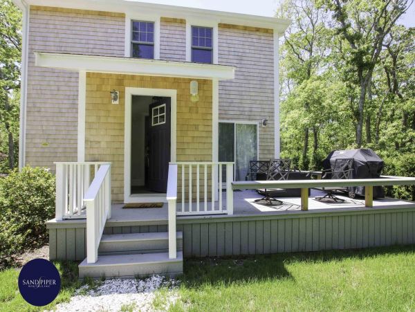 Cape Cod Home 995211