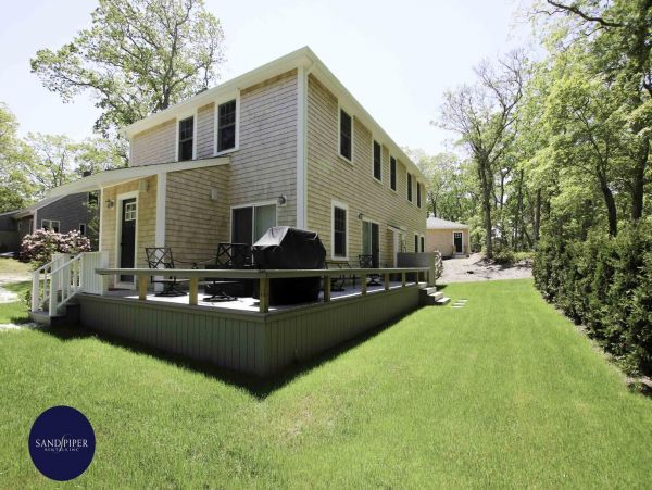 Cape Cod Home 995211