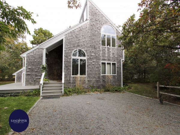 Cape Cod Home 995213