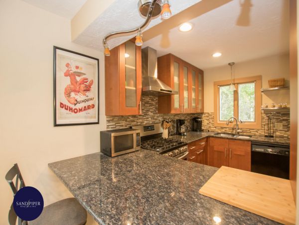 Cape Cod Home 995213