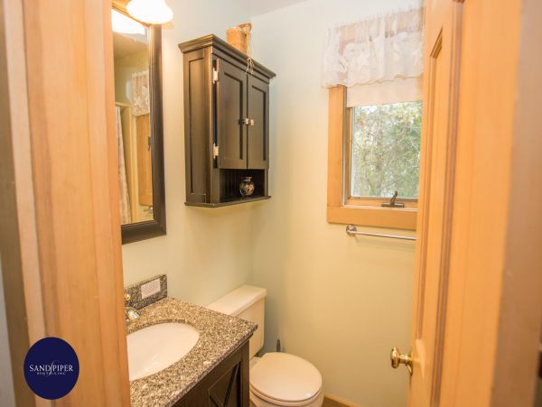 Cape Cod Home 995213