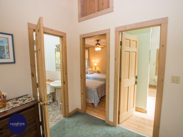 Cape Cod Home 995213