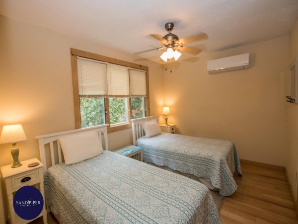 Cape Cod Home 995213