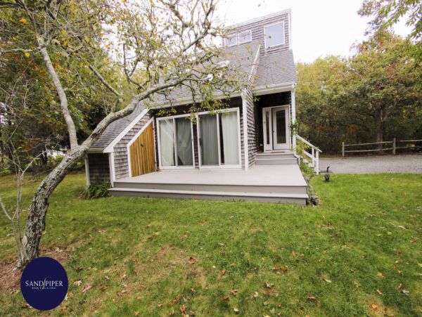 Cape Cod Home 995213