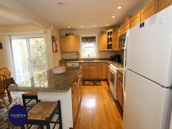 Cape Cod Home 995213