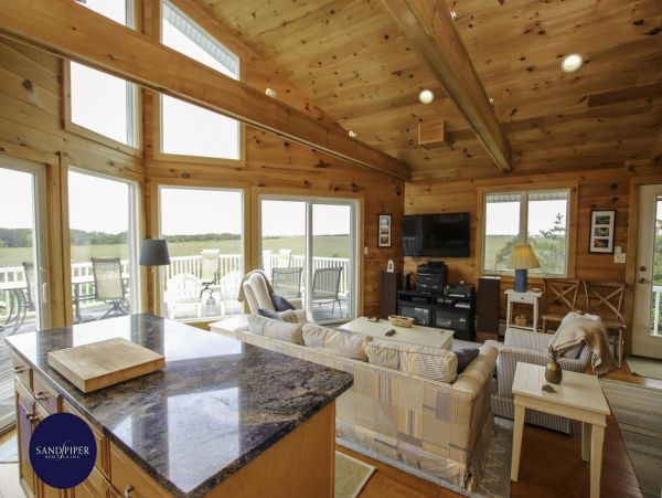 Cape Cod Home 995214