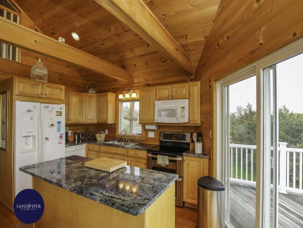 Cape Cod Home 995214