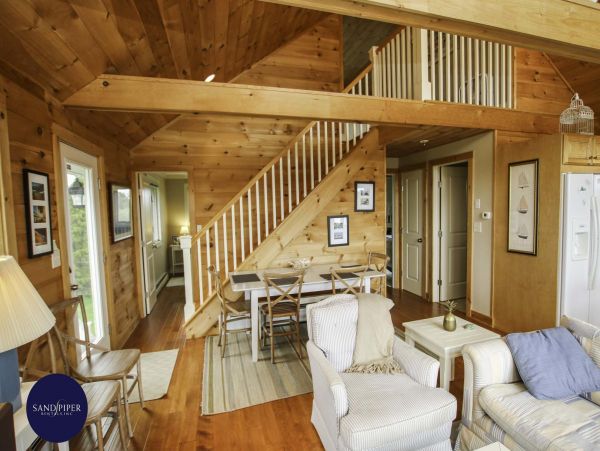 Cape Cod Home 995214