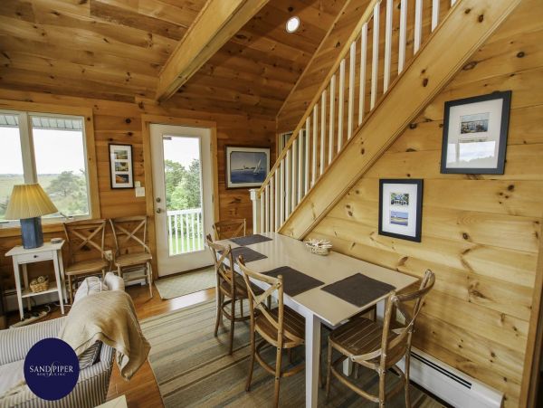 Cape Cod Home 995214