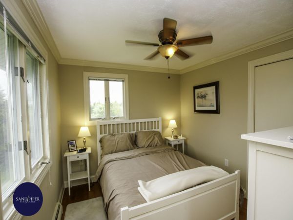 Cape Cod Home 995214