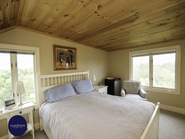 Cape Cod Home 995214