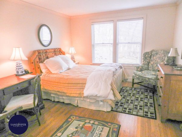 Cape Cod Home 995215