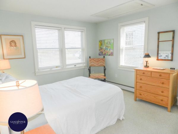 Cape Cod Home 995215