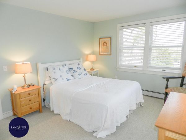 Cape Cod Home 995215