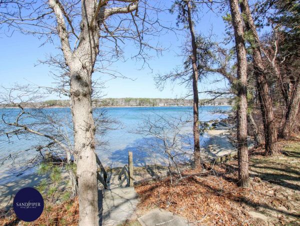 Cape Cod Home 995216