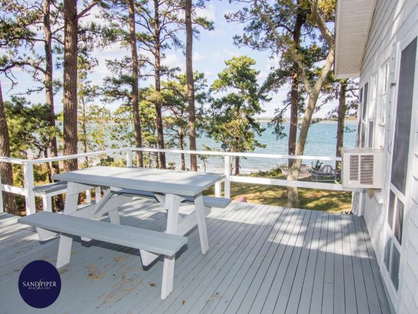 Cape Cod Home 995216