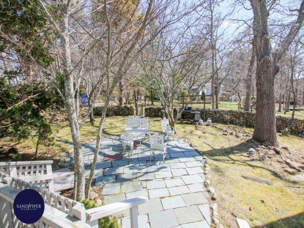 Cape Cod Home 995216