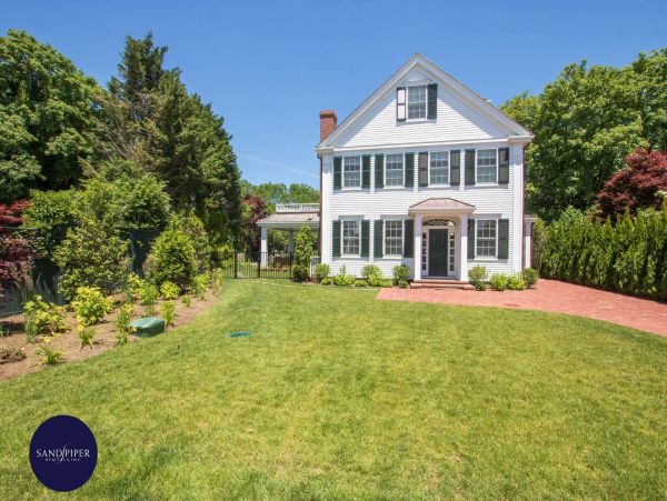 Cape Cod Home 995218