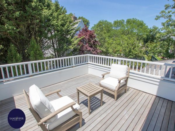 Cape Cod Home 995218
