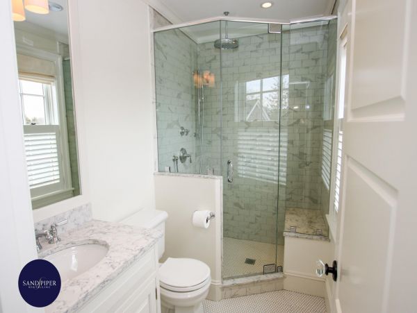 Cape Cod Home 995218