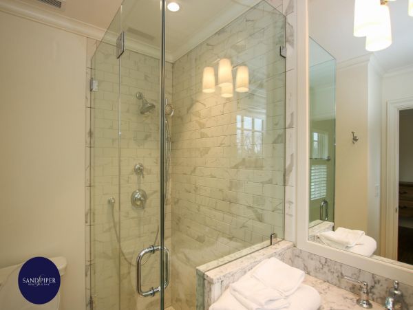 Cape Cod Home 995218