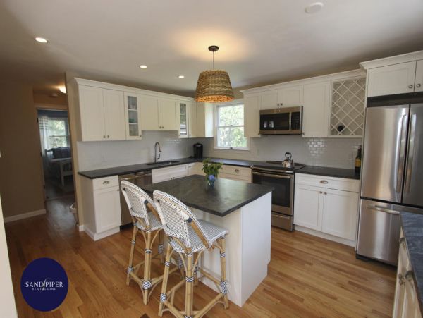 Cape Cod Home 995219