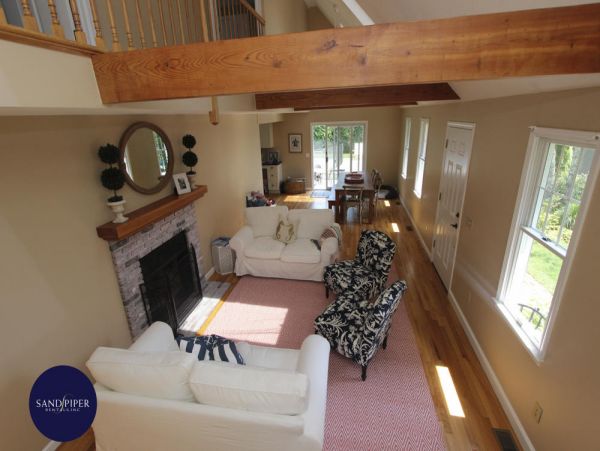 Cape Cod Home 995219