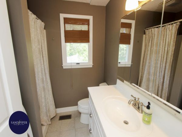 Cape Cod Home 995219