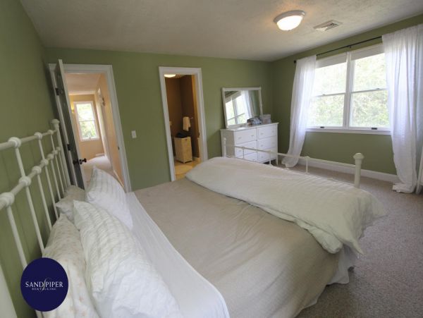 Cape Cod Home 995219