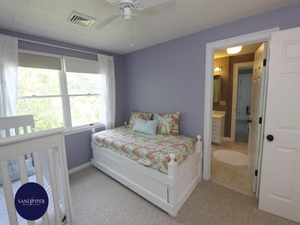 Cape Cod Home 995219