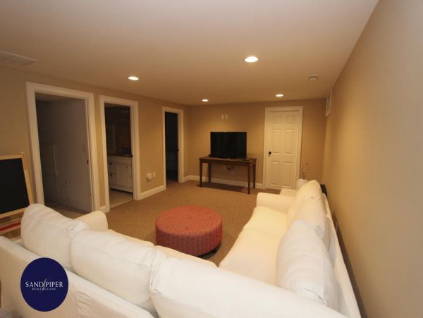 Cape Cod Home 995219