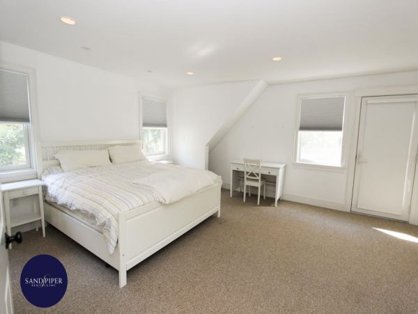 Cape Cod Home 995219