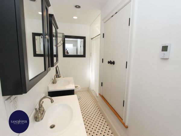 Cape Cod Home 995219